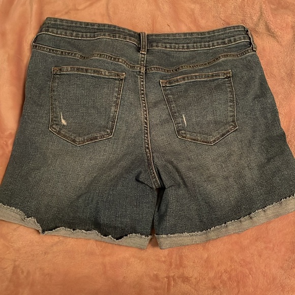 Distressed Denim Shorts - Picture 4 of 4